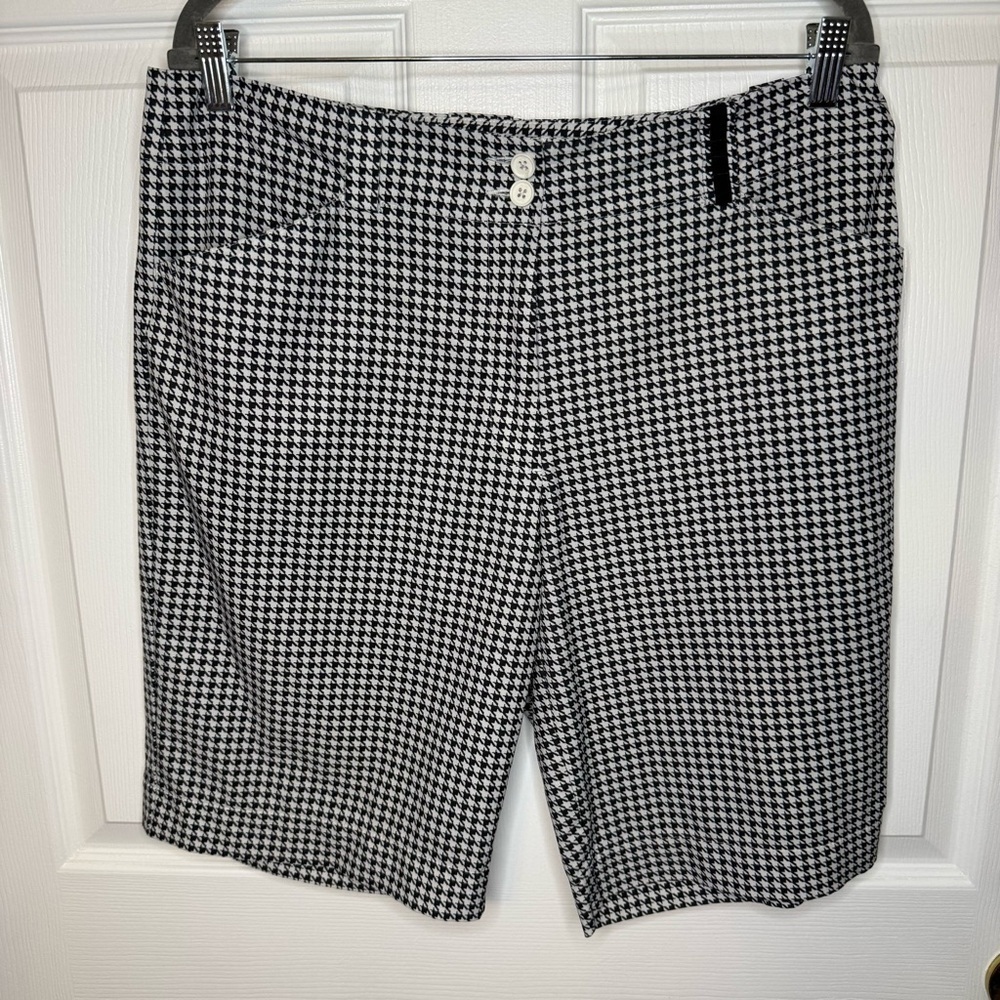 Nike Golf Fit Dry Black and White Houndstooth Bermuda Golf Shorts Size 12 GUC